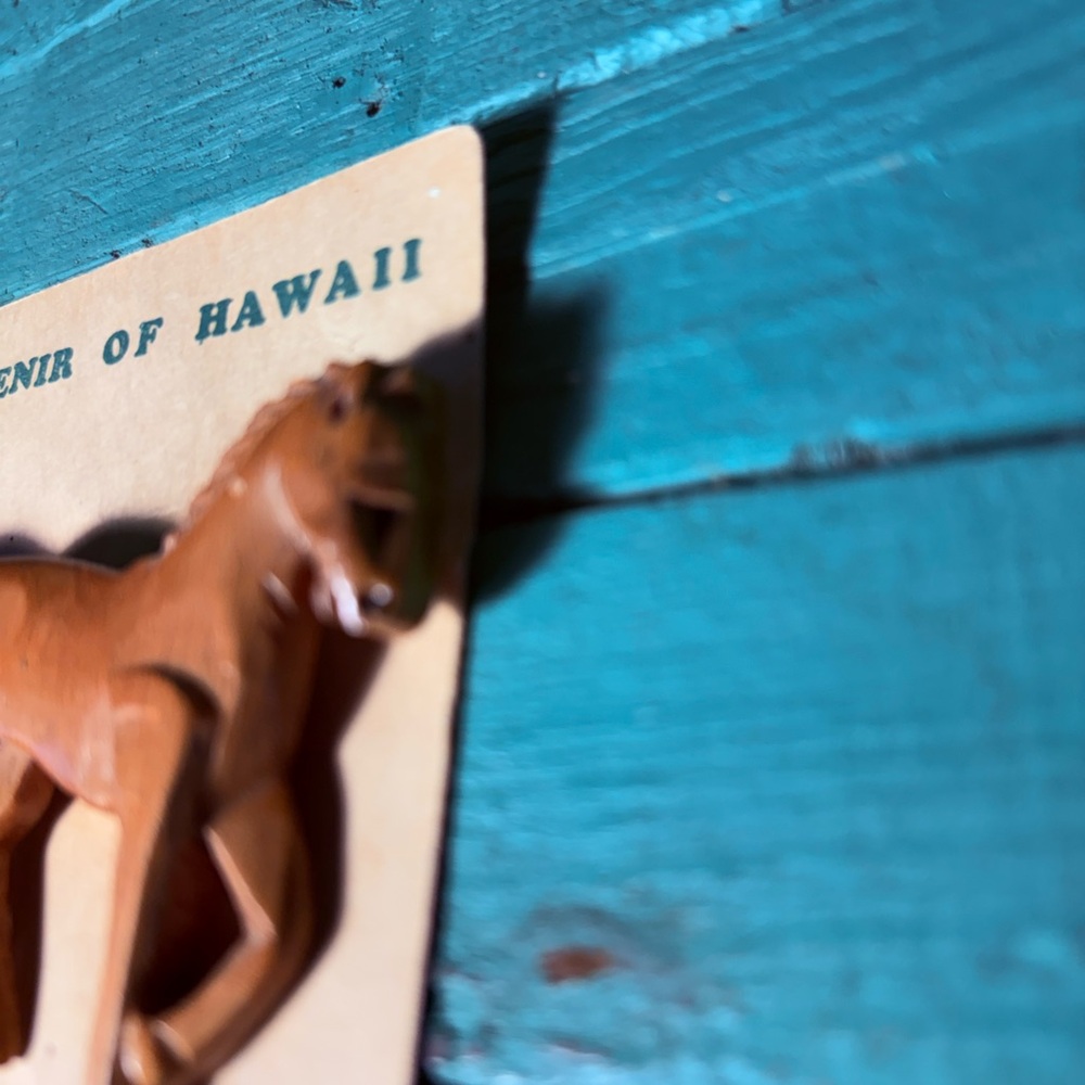 Vintage Koa Wood Horse Brooch Hand Carved Made in Hawaii - Picture 2 of 9